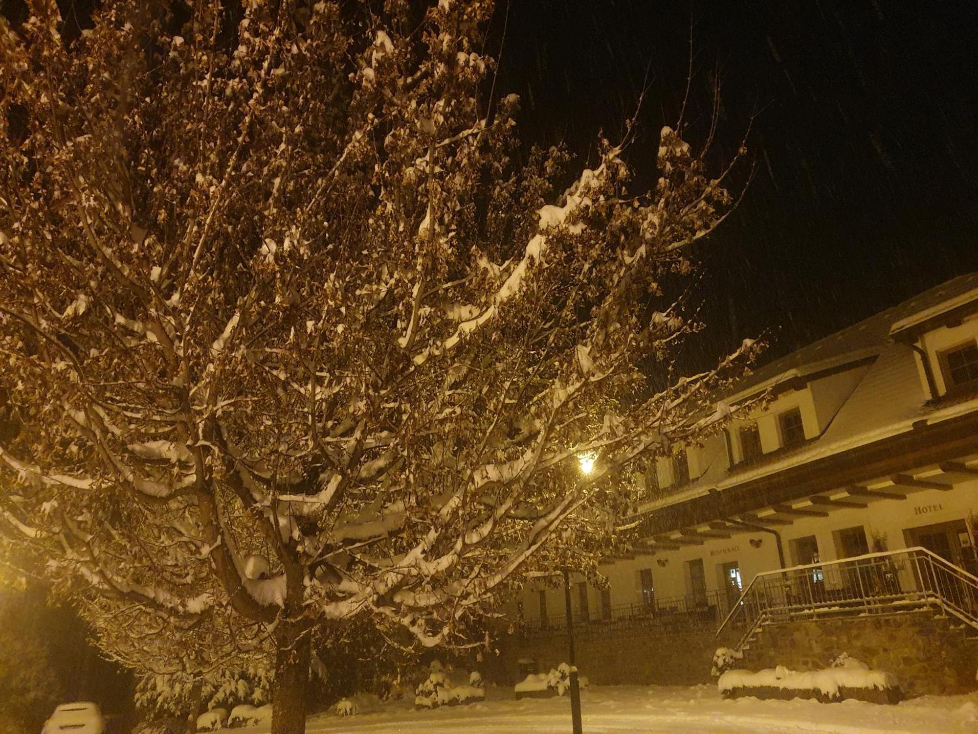 Hotelovy A Jezdecky Areal Dvur Krutenice Εξωτερικό φωτογραφία